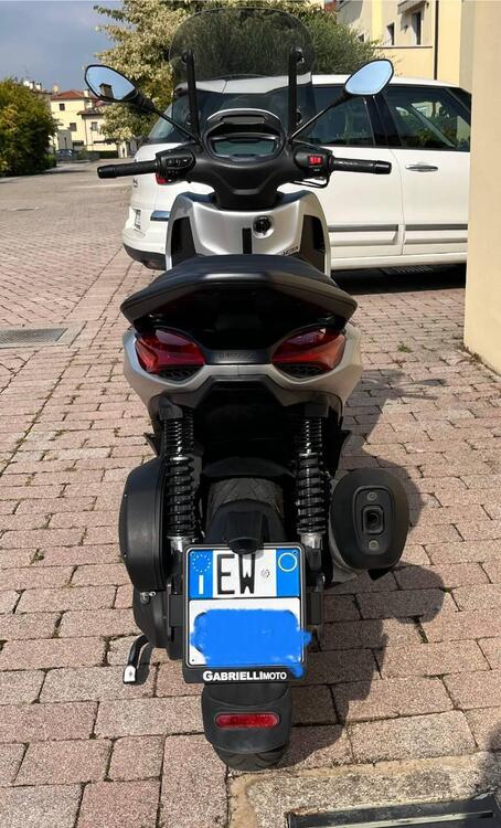 Piaggio Beverly 300 S (2021) (4)