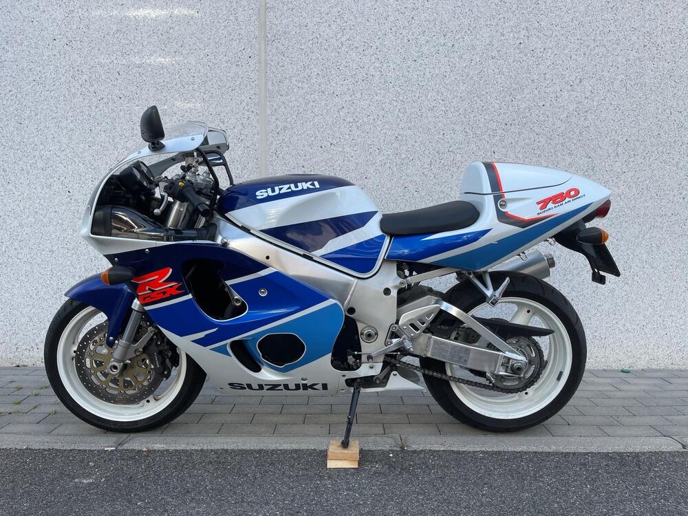 Suzuki GSX-R 750 (4)