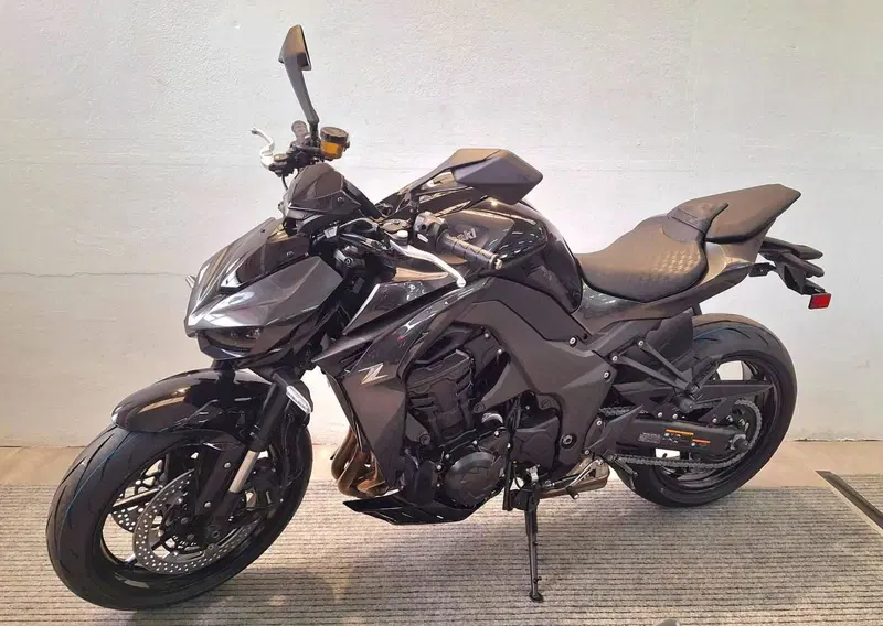 Kawasaki Z 1100 (2026) (2)