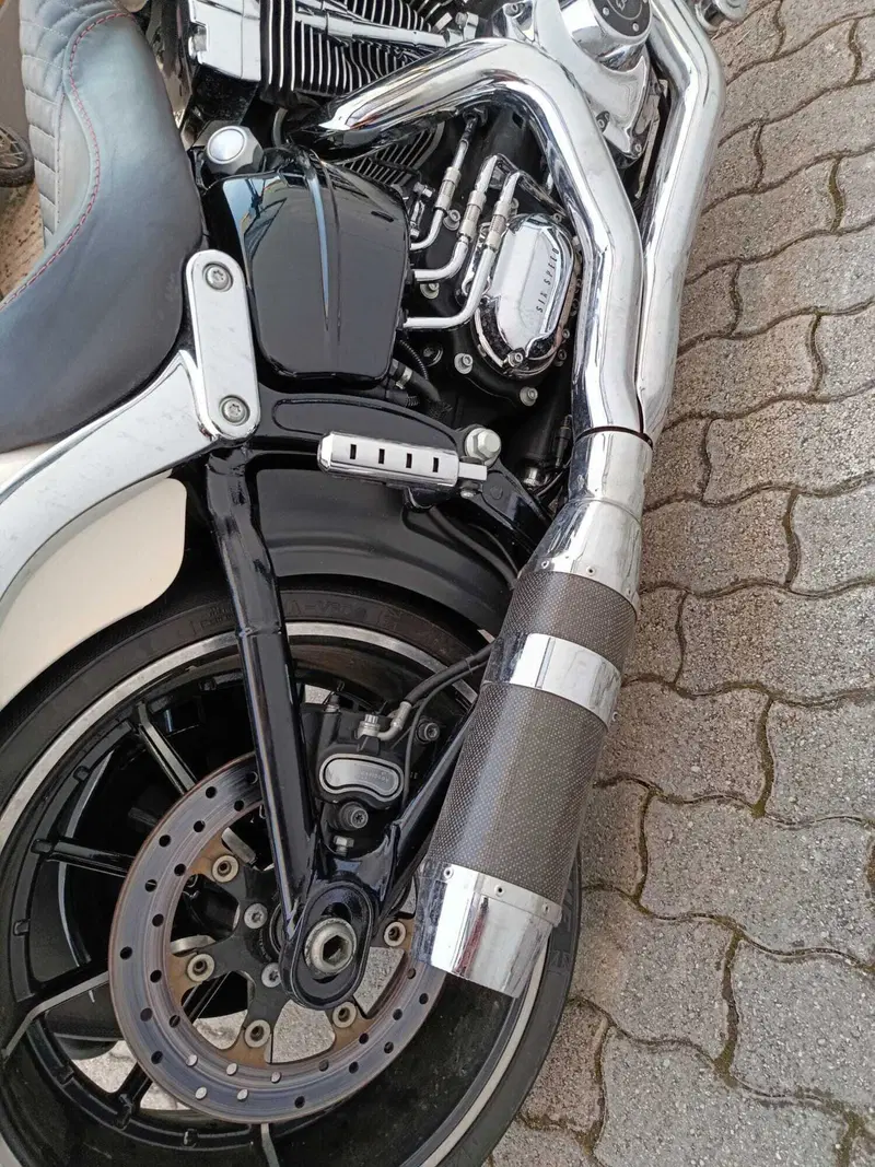 Harley-Davidson 1690 Breakout (2013 - 17) - FXSB (4)