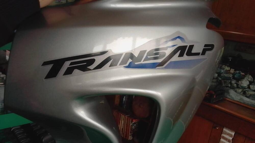 Carena anteriore destra TRANSALP Honda (2)