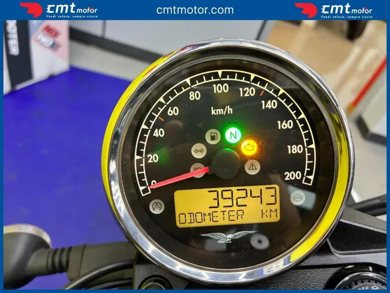 Moto Guzzi V7 III Stone Night Pack (2019 - 20) (5)