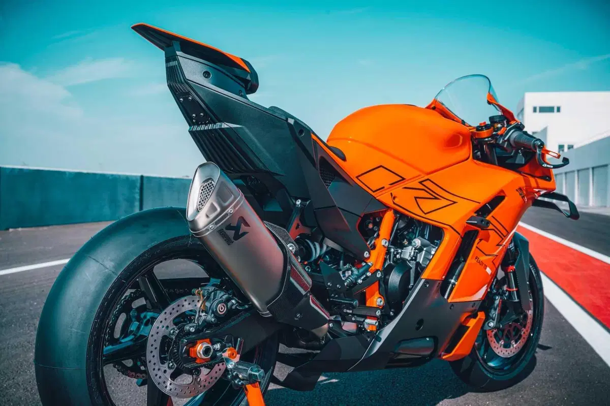 KTM 990 RC R (2)