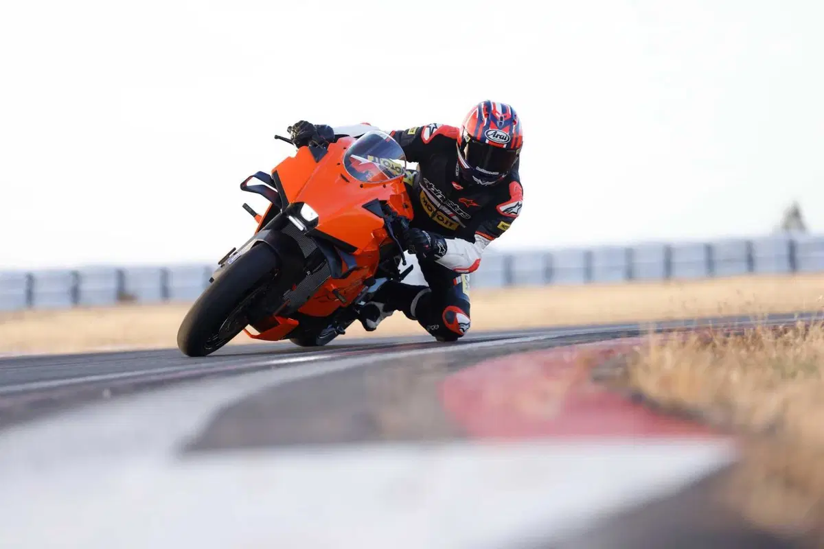 KTM 990 RC R (8)