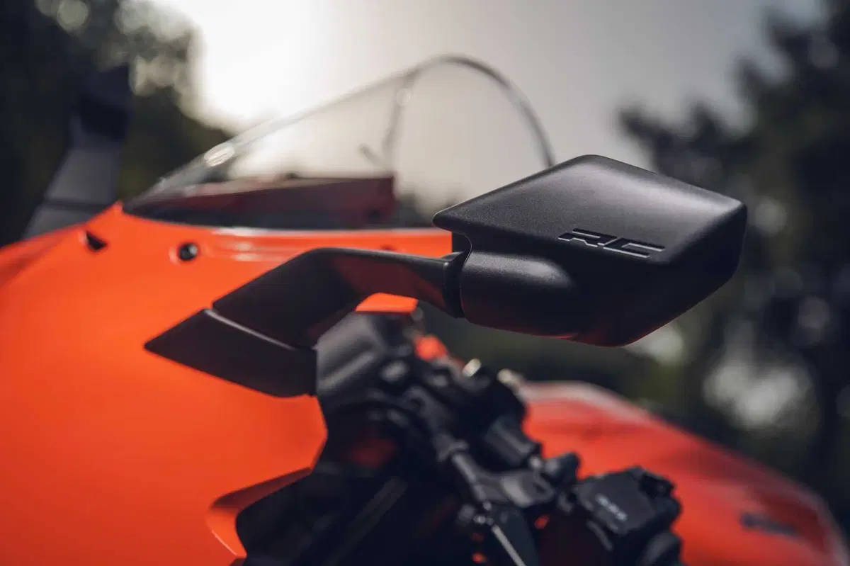 KTM 990 RC R: si torna alle sportive (5)
