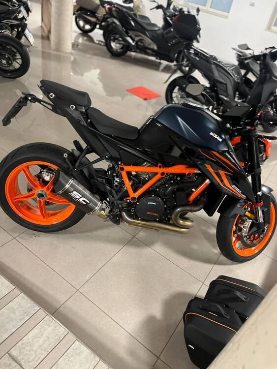 KTM 1290 Super Duke R (2022 - 23) (2)