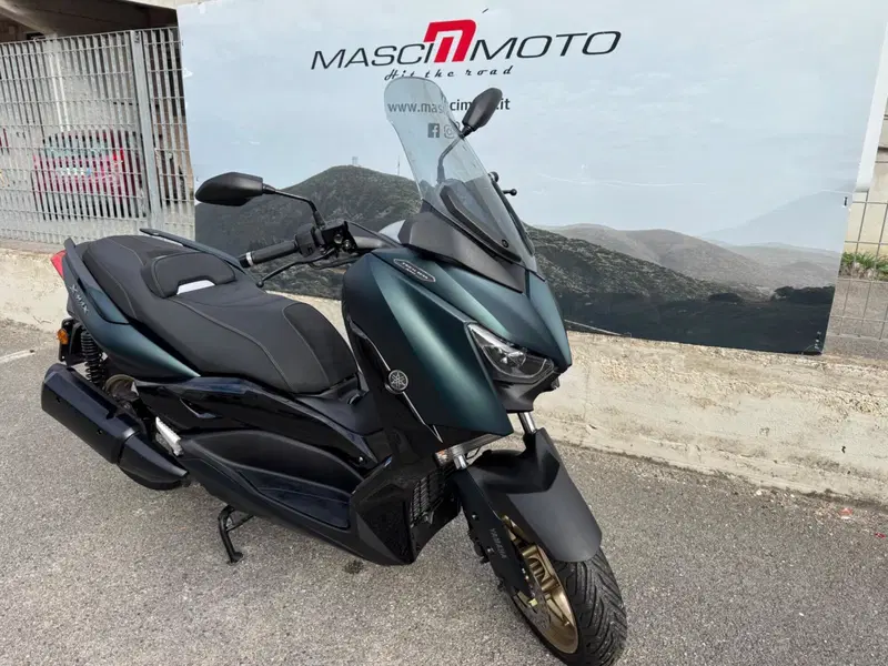 Yamaha X-Max 300 Tech Max (2021 - 24) (2)