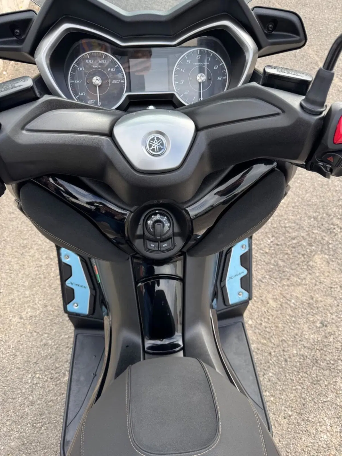 Yamaha X-Max 300 Tech Max (2021 - 24) (6)