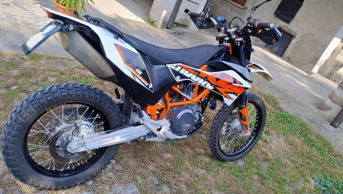KTM 690 Enduro R (2012 - 17) (2)
