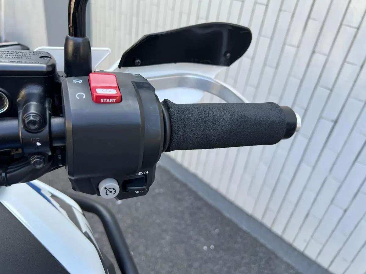 Honda Africa Twin CRF 1100L (2022 - 23) (11)