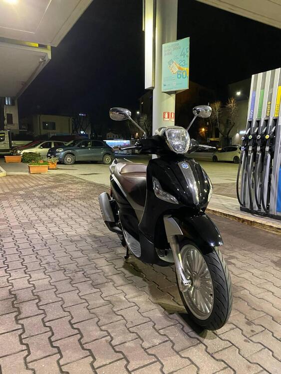 Piaggio Beverly 300 i.e. (2010 - 16) (2)