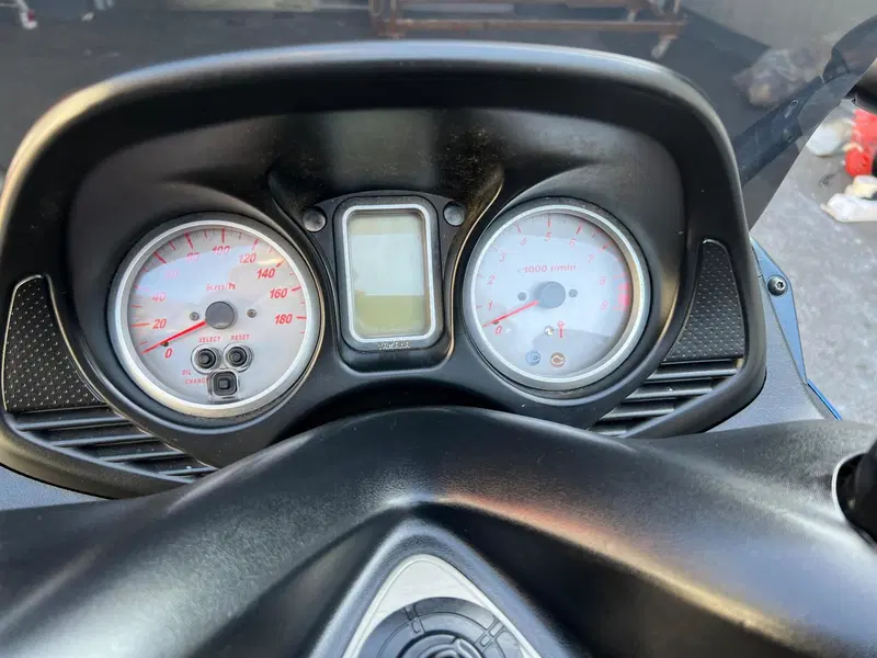 Yamaha T-Max 500 (2004 - 07) (5)