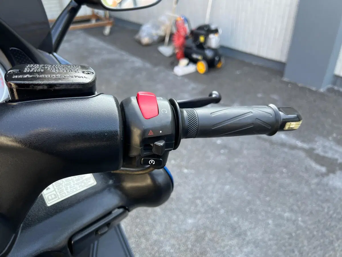 Yamaha T-Max 500 (2004 - 07) (8)