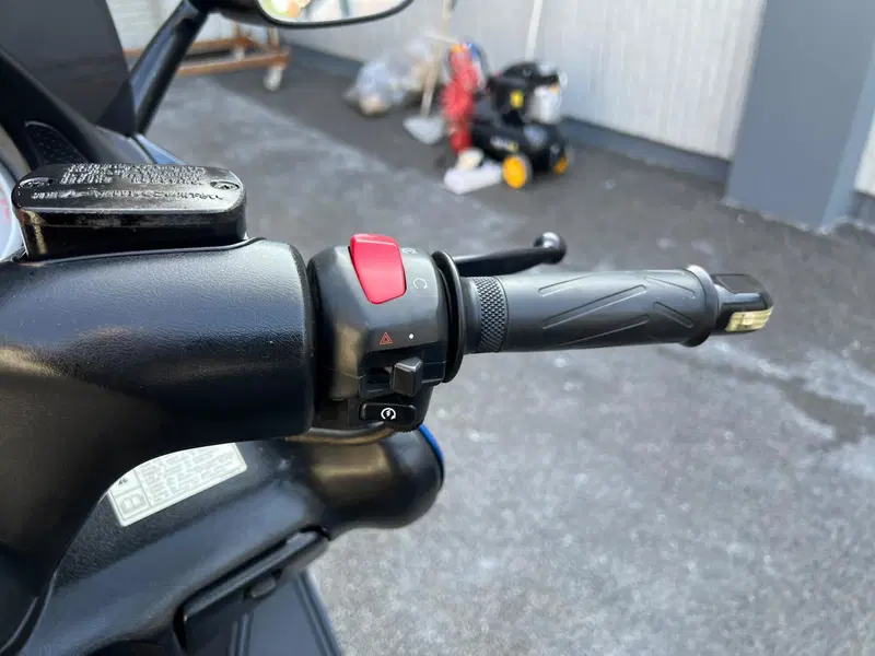 Yamaha T-Max 500 (2004 - 07) (8)