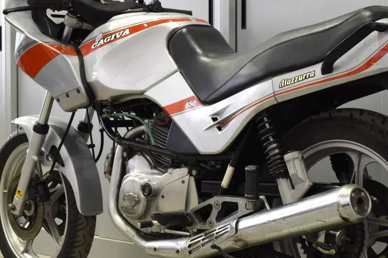 Cagiva Alazzurra 650 (5)
