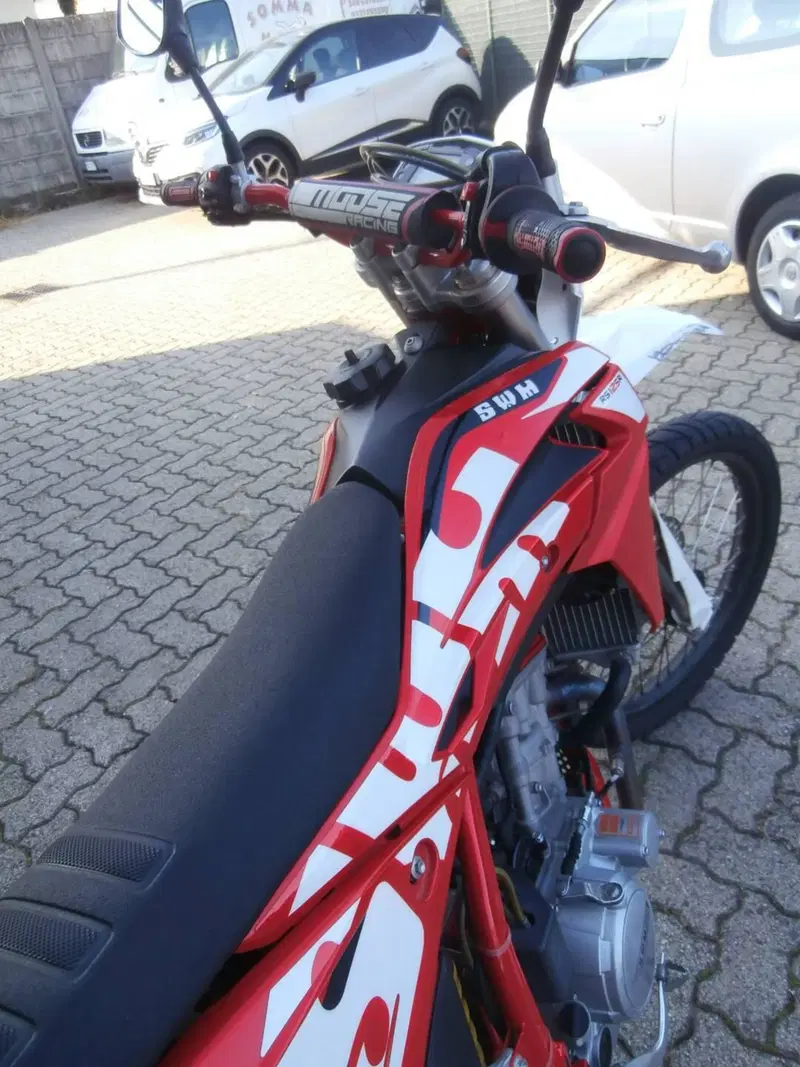Swm RS 125 R (2017 - 20) (10)