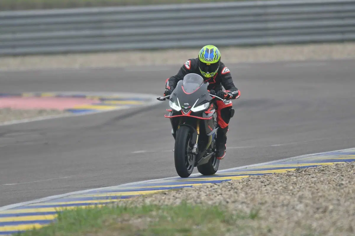 Aprilia RS 660 Factory test: la regina delle sportive medie? Pro e Contro [VIDEO E GALLERY] (9)