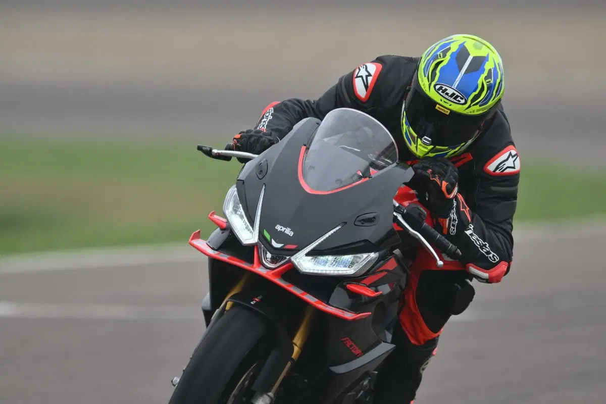 Aprilia RS 660 Factory test: la regina delle sportive medie? Pro e Contro [VIDEO E GALLERY] (10)