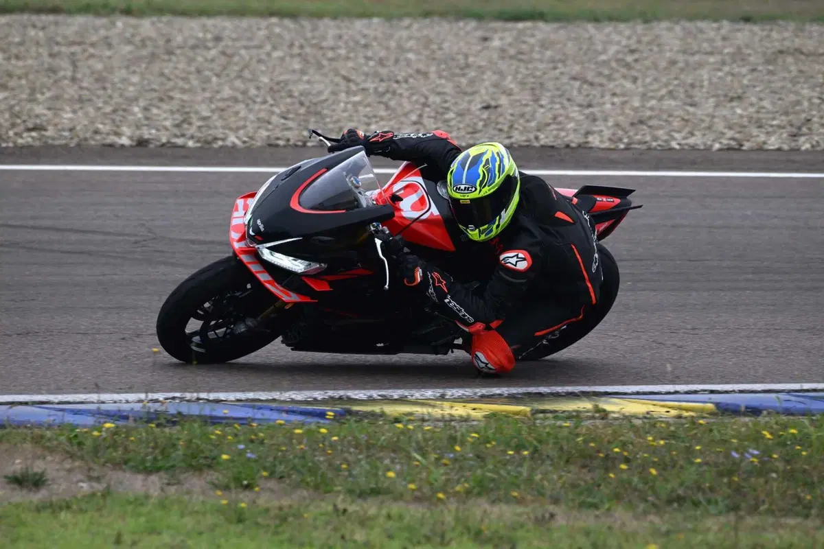 Aprilia RS 660 Factory test: la regina delle sportive medie? Pro e Contro [VIDEO E GALLERY] (12)