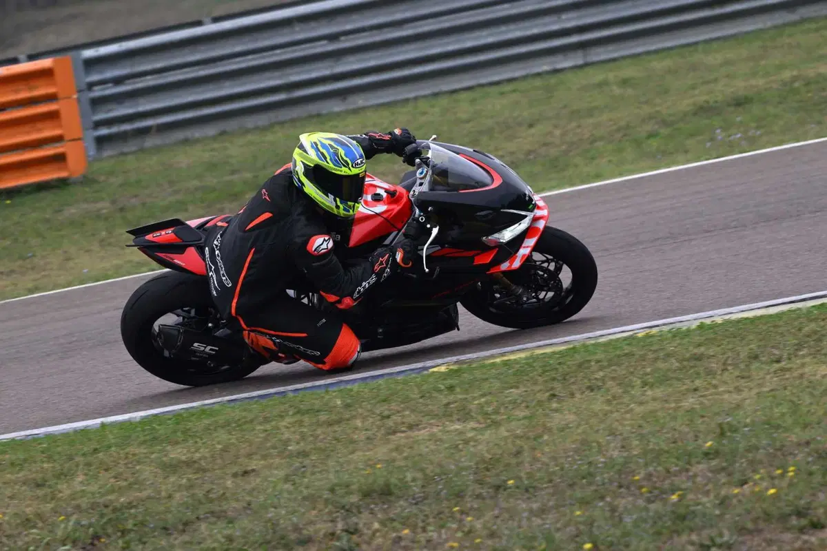 Aprilia RS 660 Factory test: la regina delle sportive medie? Pro e Contro [VIDEO E GALLERY] (14)
