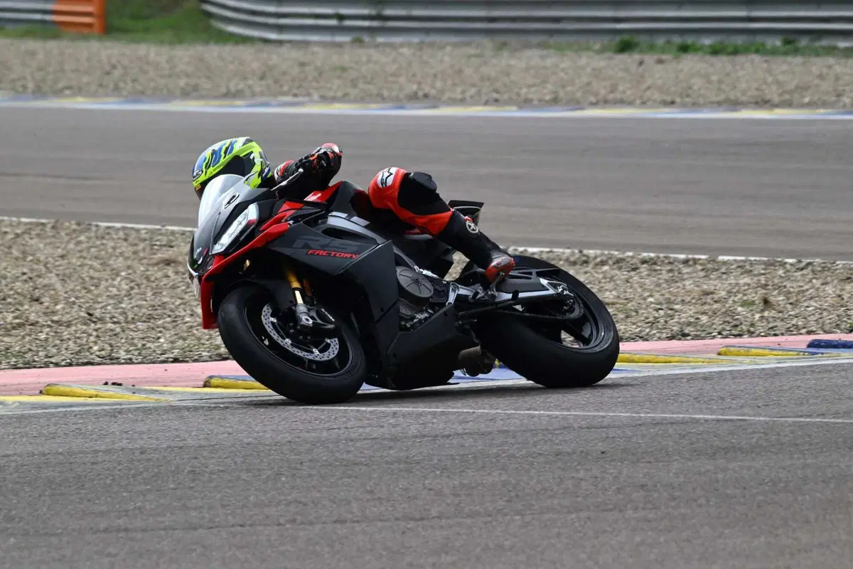 Aprilia RS 660 Factory test: la regina delle sportive medie? Pro e Contro [VIDEO E GALLERY] (17)