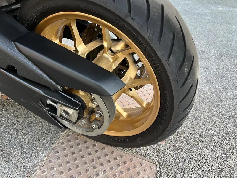 Yamaha T-Max 560 Tech Max (2022 - 24) (15)