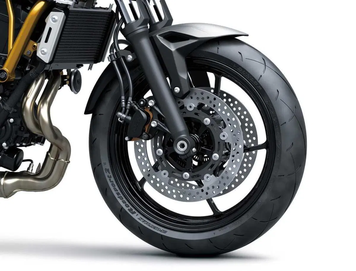 Kawasaki Z650 S 2026: più tecnologia ed ergonomia per la naked media giapponese (12)