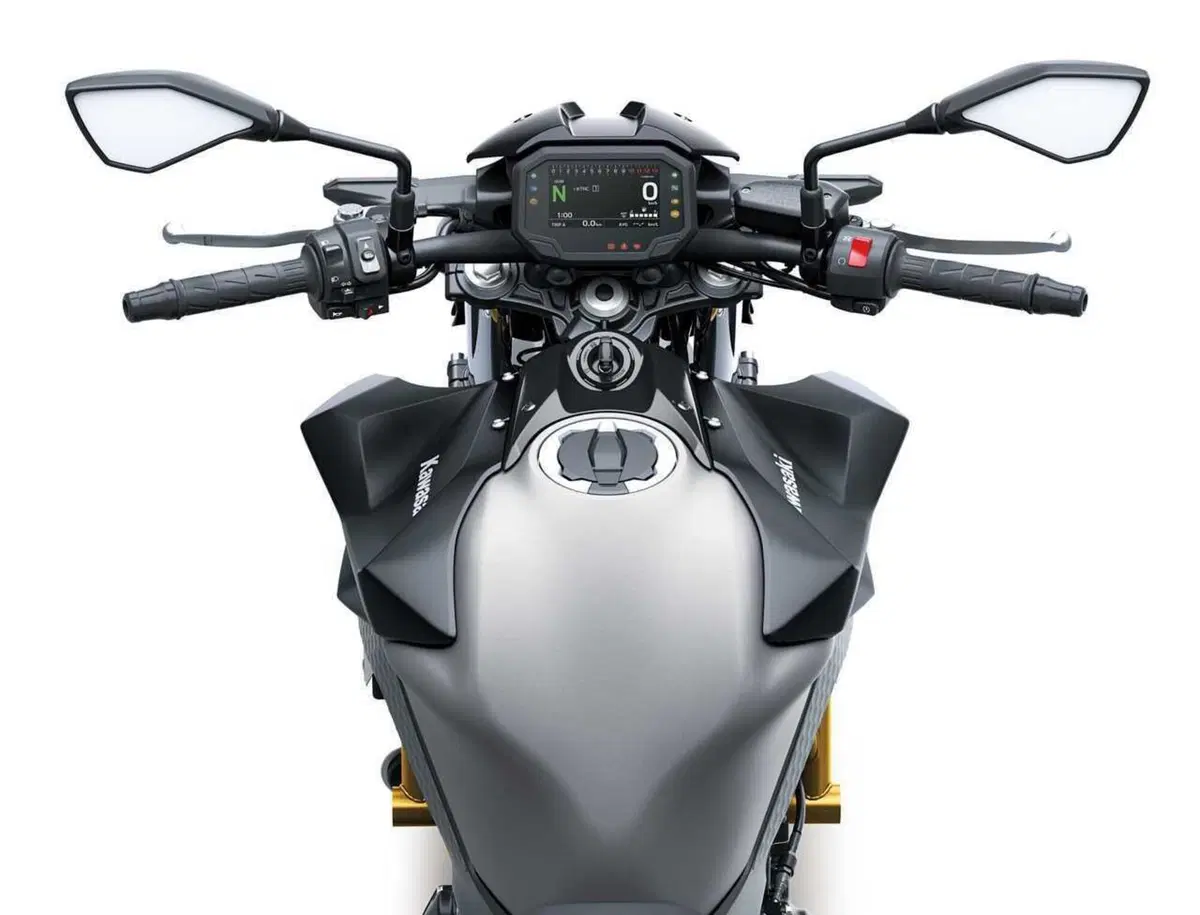 Kawasaki Z650 S 2026: più tecnologia ed ergonomia per la naked media giapponese (16)