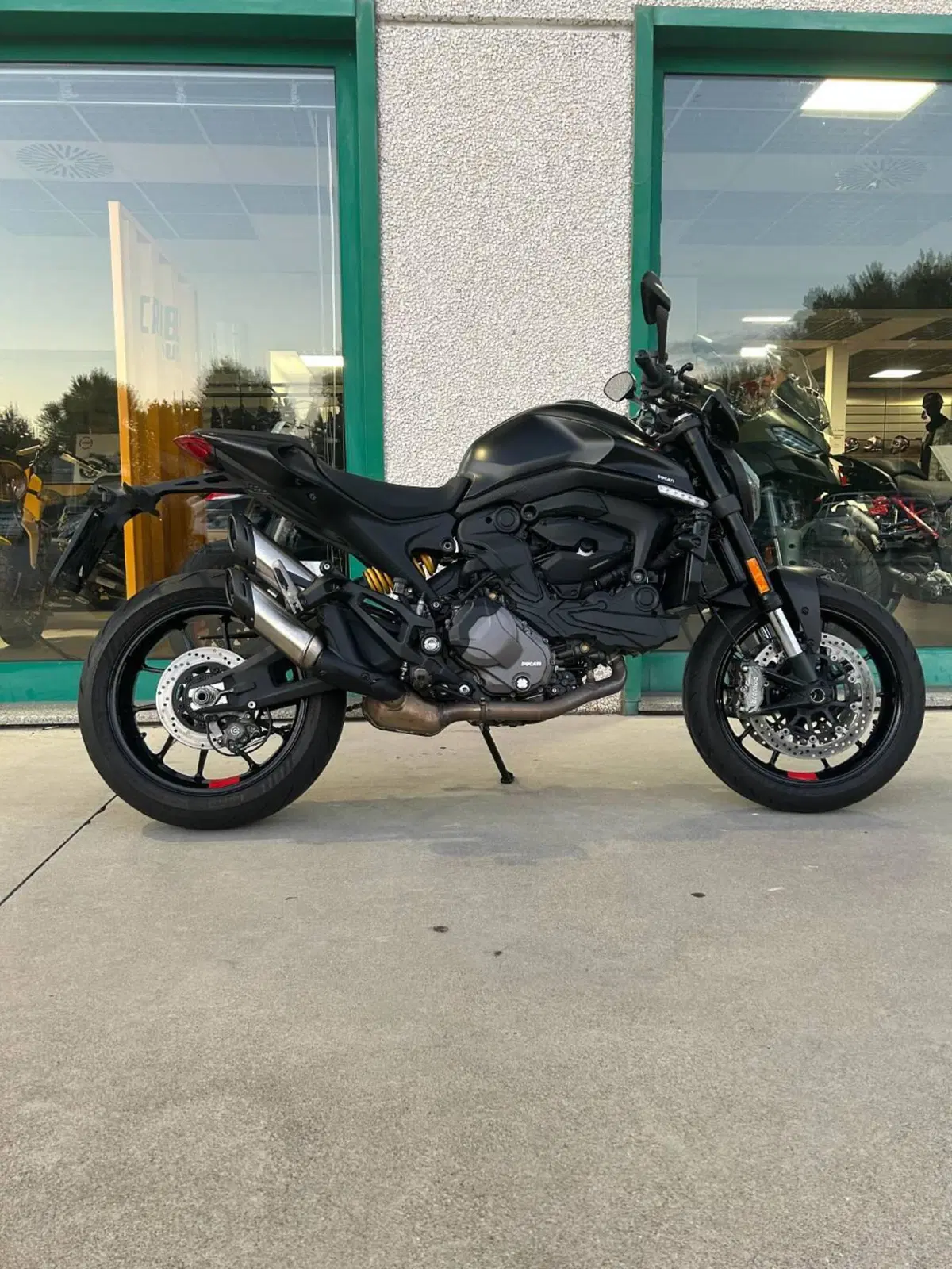 Ducati Monster 937 + (2021 - 25) (3)