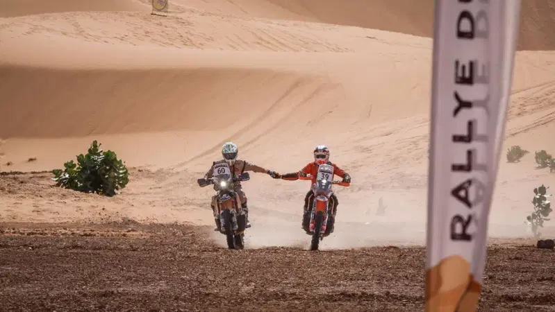Rally-Raid. Marocco, Finale. Colpi di scena. Vincono Schareina e Loeb, trionfano Sanders e Moraes [VIDEO]