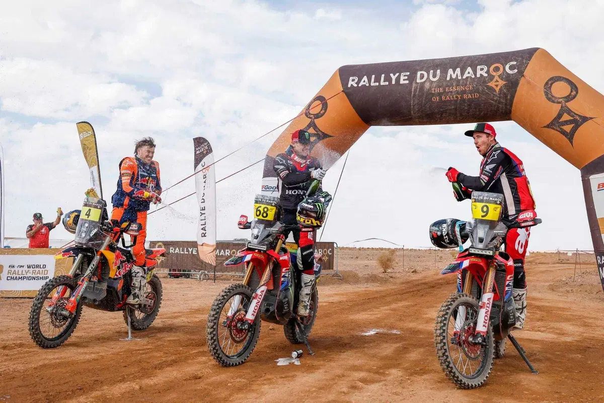 Rally-Raid. Marocco, Finale. Colpi di scena. Vincono Schareina e Loeb, trionfano Sanders e Moraes [VIDEO] (4)