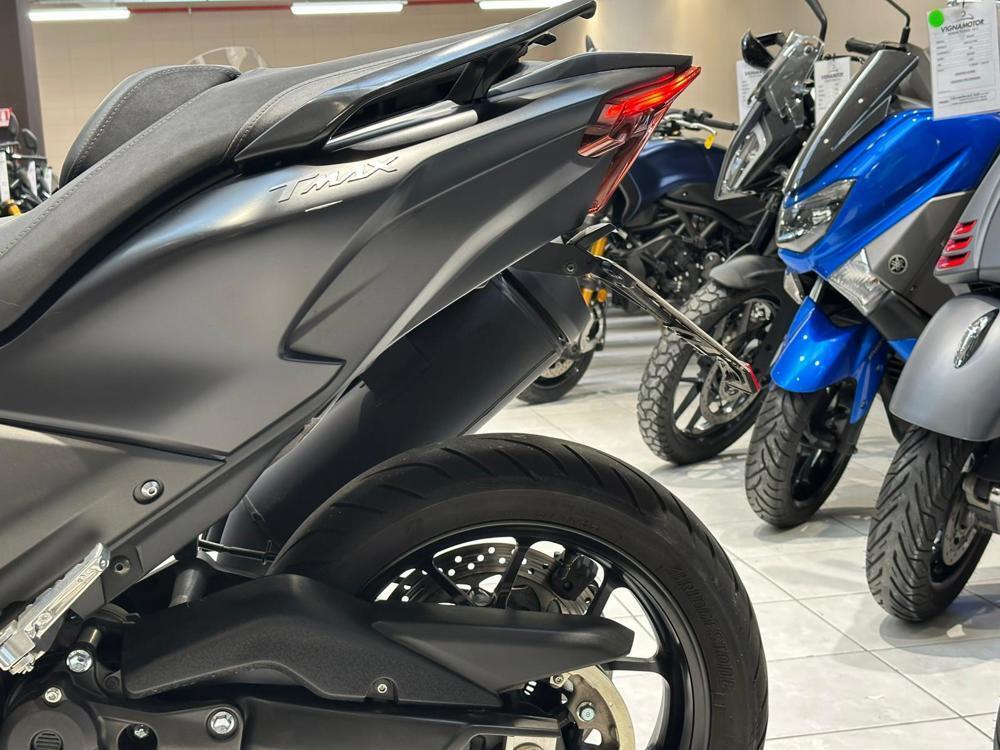 Yamaha T-Max 560 (2022 - 24) (5)