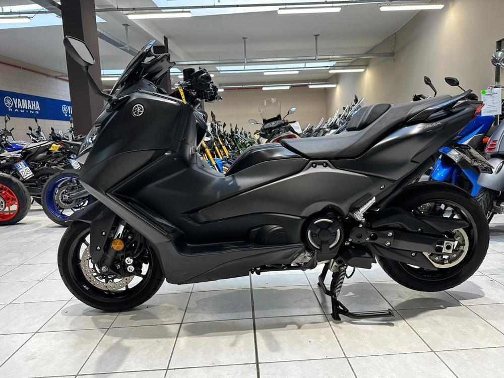 Yamaha T-Max 560 (2022 - 24) (4)