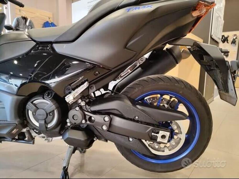 Yamaha T-Max 560 (2025) (4)