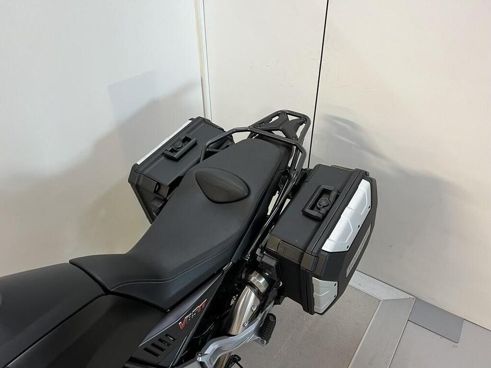 Moto Guzzi V85 TT (2021 - 23) (2)