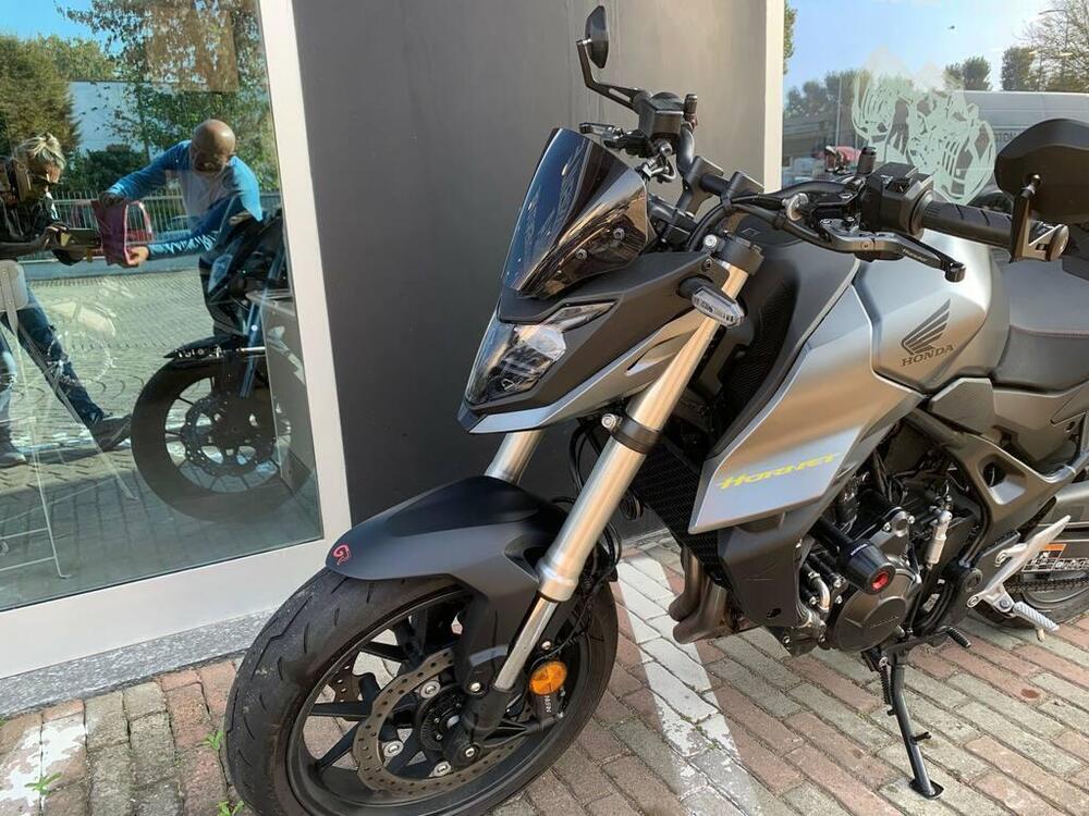 Honda CB 750 Hornet (2023 - 24) (3)