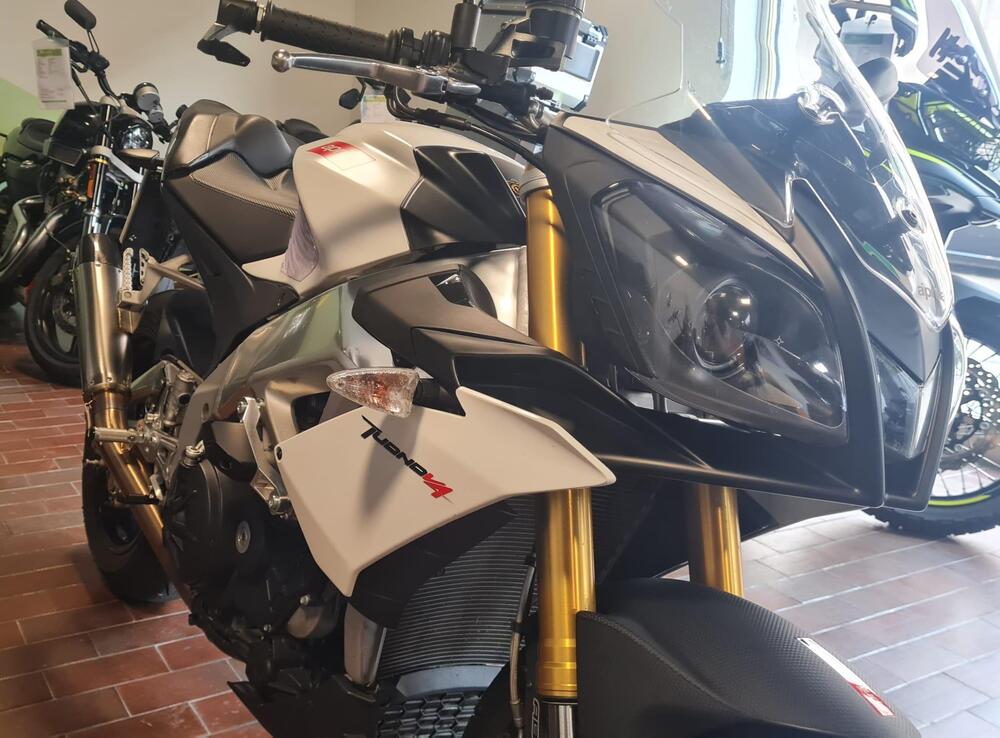 Aprilia Tuono V4 R (2011 - 15) (4)