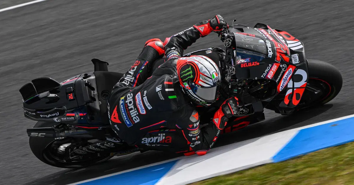 MotoGP 2025. GP dell'Australia. Vittoria spettacolo di Marco Bezzecchi nella Sprint (con gabbiano alla Iannone) [RISULTATI e VIDEO]