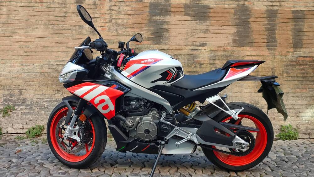 Aprilia Tuono 660 Factory (2022 - 24) (2)
