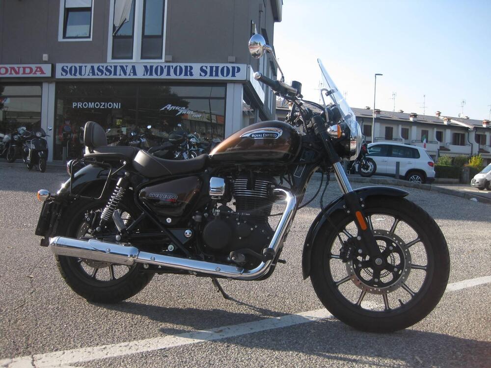 Royal Enfield Meteor 350 Supernova (2021 - 25) (2)