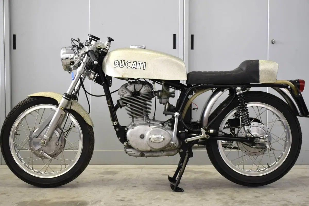 Ducati Mark 3 450 Desmo (2)