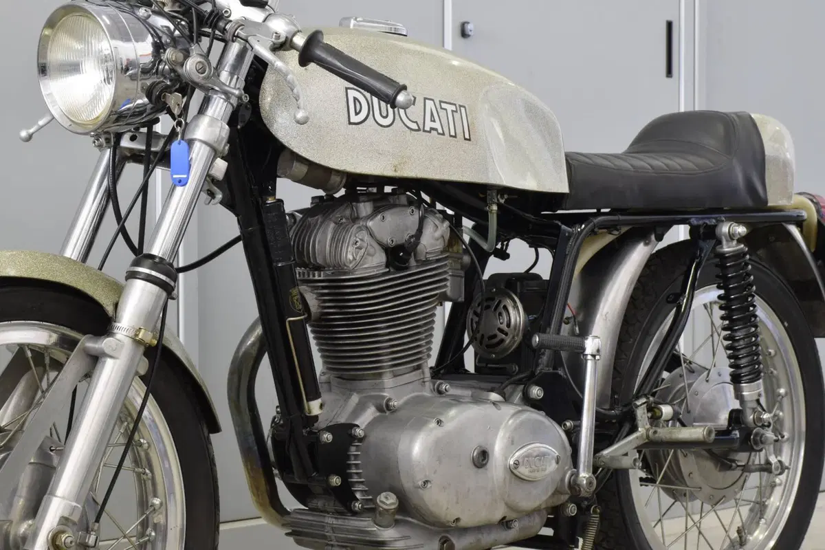 Ducati Mark 3 450 Desmo (3)