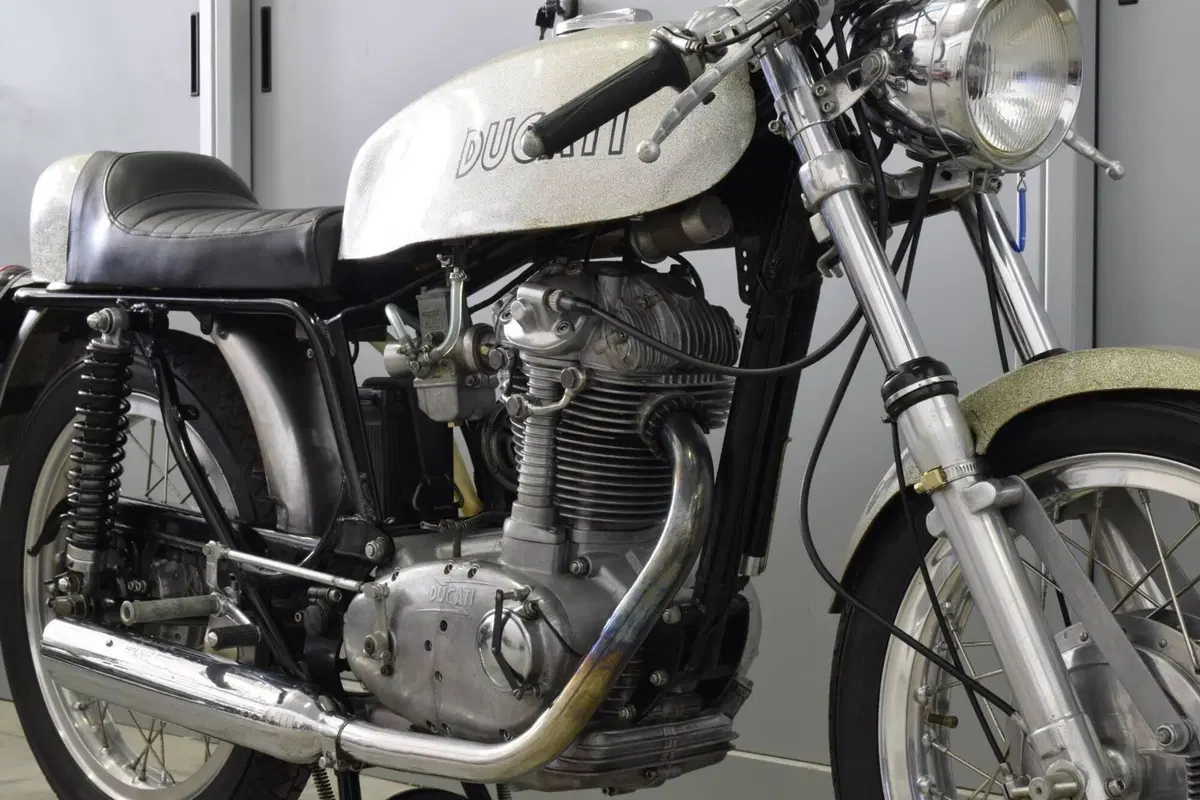 Ducati Mark 3 450 Desmo (4)