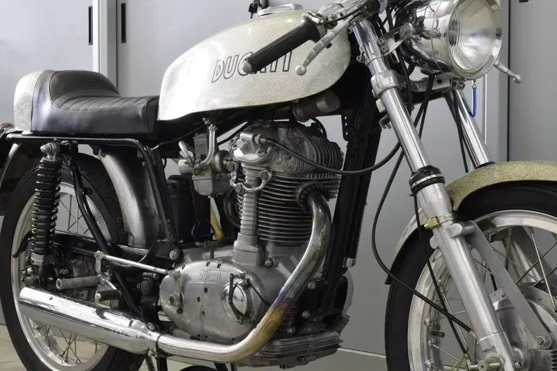 Ducati Mark 3 450 Desmo (4)