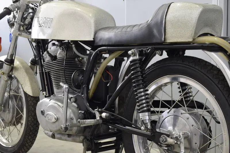 Ducati Mark 3 450 Desmo (6)