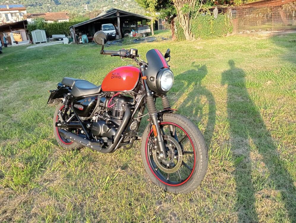 Royal Enfield Meteor 350 Fireball (2021 - 25) (3)