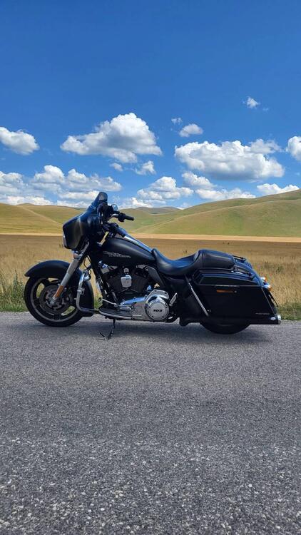 Harley-Davidson 1690 Street Glide (2011 - 13) - FLHX