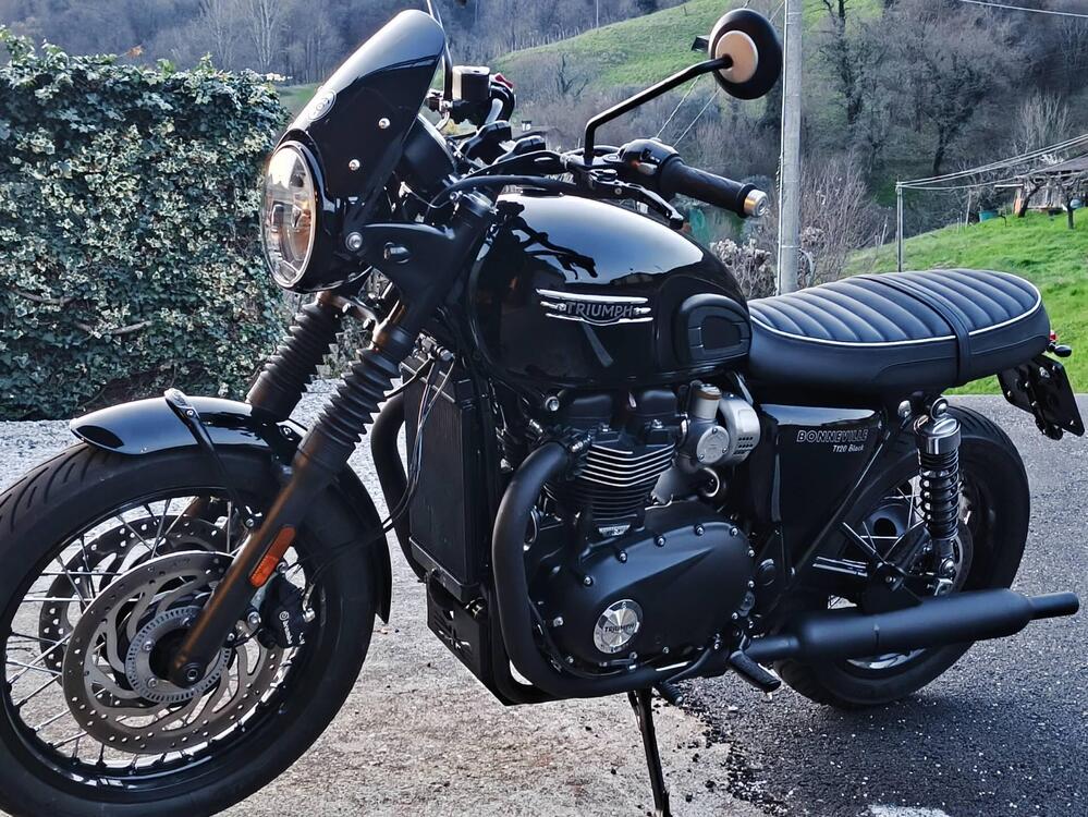 Triumph Bonneville T120 (2021 - 25) (2)