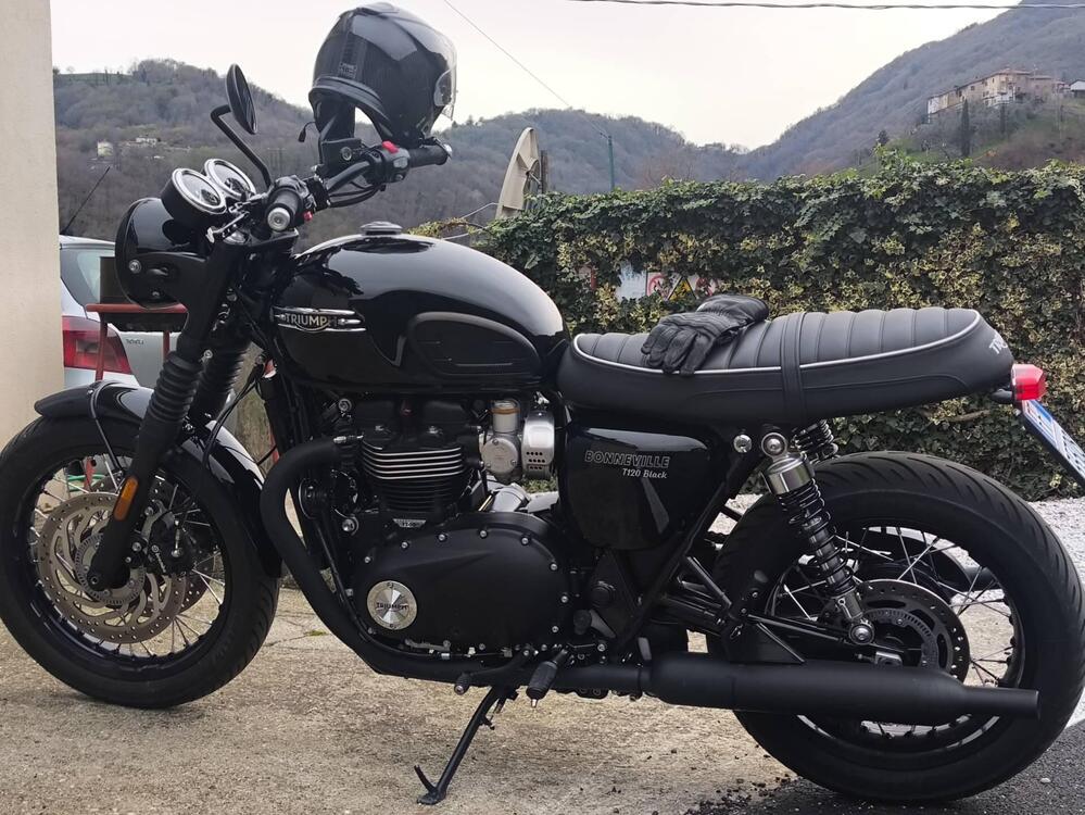 Triumph Bonneville T120 (2021 - 25) (3)
