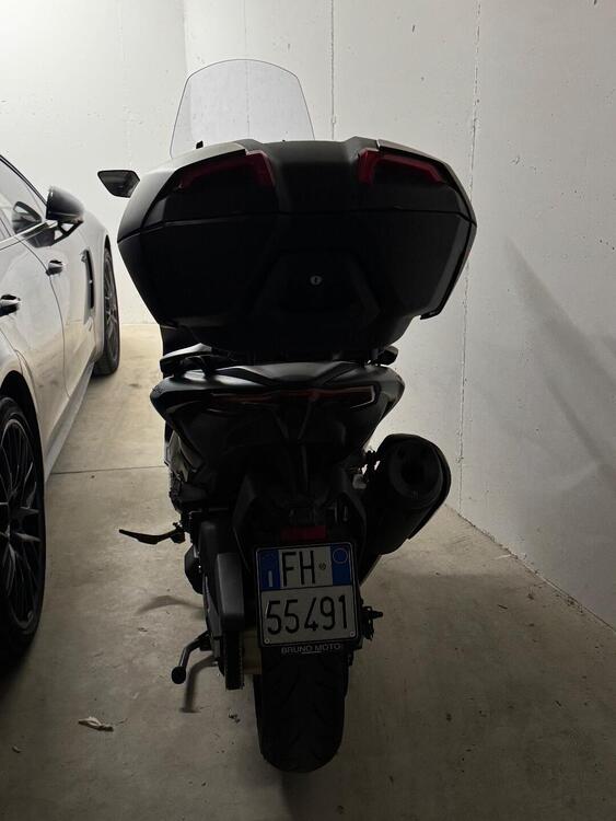 Yamaha T-Max 560 Tech Max (2022 - 24) (2)